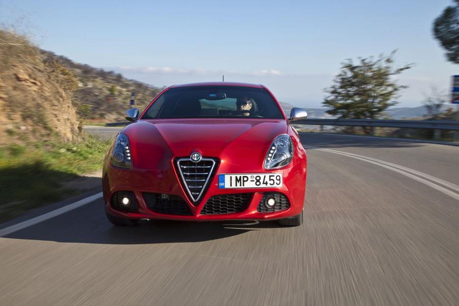  Alfa Romeo Giulietta Quadrifoglio Verde (940) 2010 года  (фото 8 из 48)